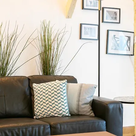 Amazing With Air Conditioner! Appartamento Lisbona