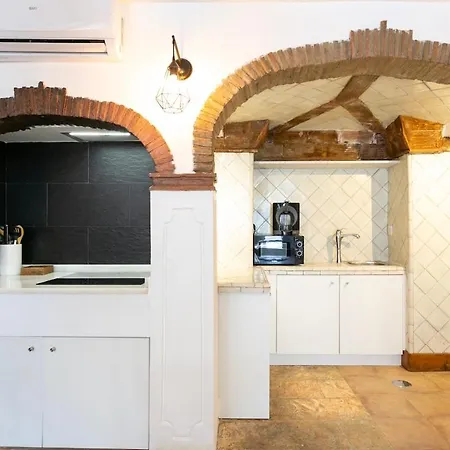 Lisbon Amazing Studio With Air Conditioner!