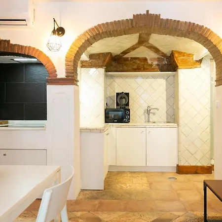 Amazing With Air Conditioner! Апартаменти Лісабон